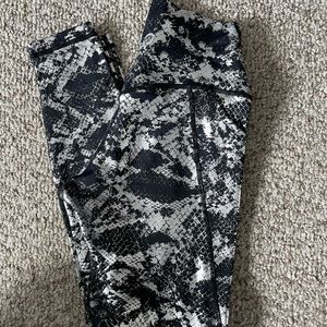 Curves N combatboots leggings